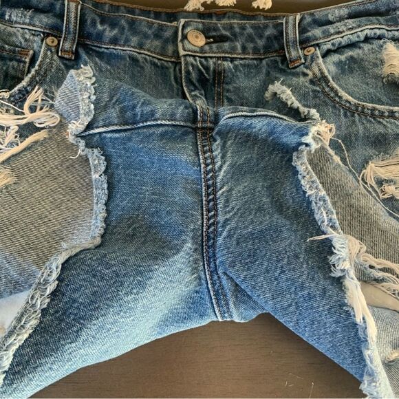 AMERICAN EAGLE Distressed Raw Hem Mom Jean 100% Cotton Denim Shorts 18 - Picture 7 of 13